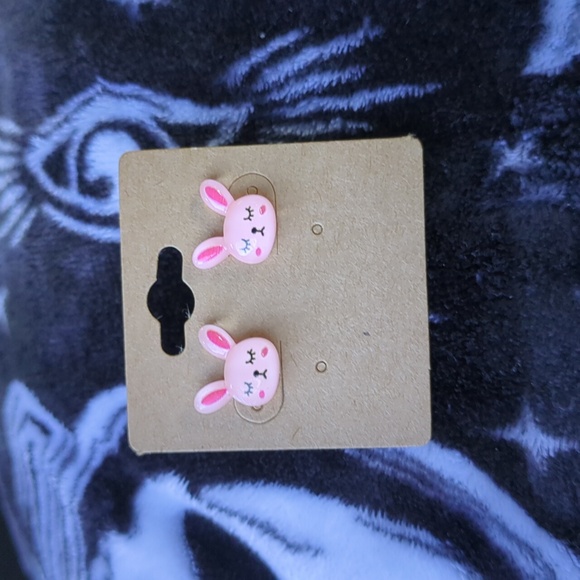 💜Sleeping rabbit stud earrings - Picture 1 of 1